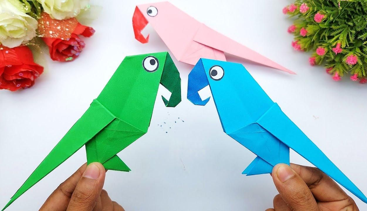 今天我们来制作一只折纸鹦鹉!