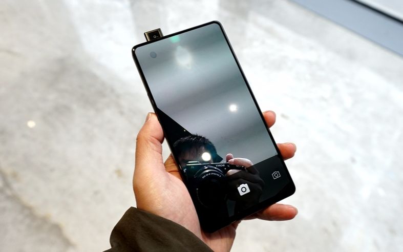 vivo apex概念机上手试玩:这是手机工业设计的未来?