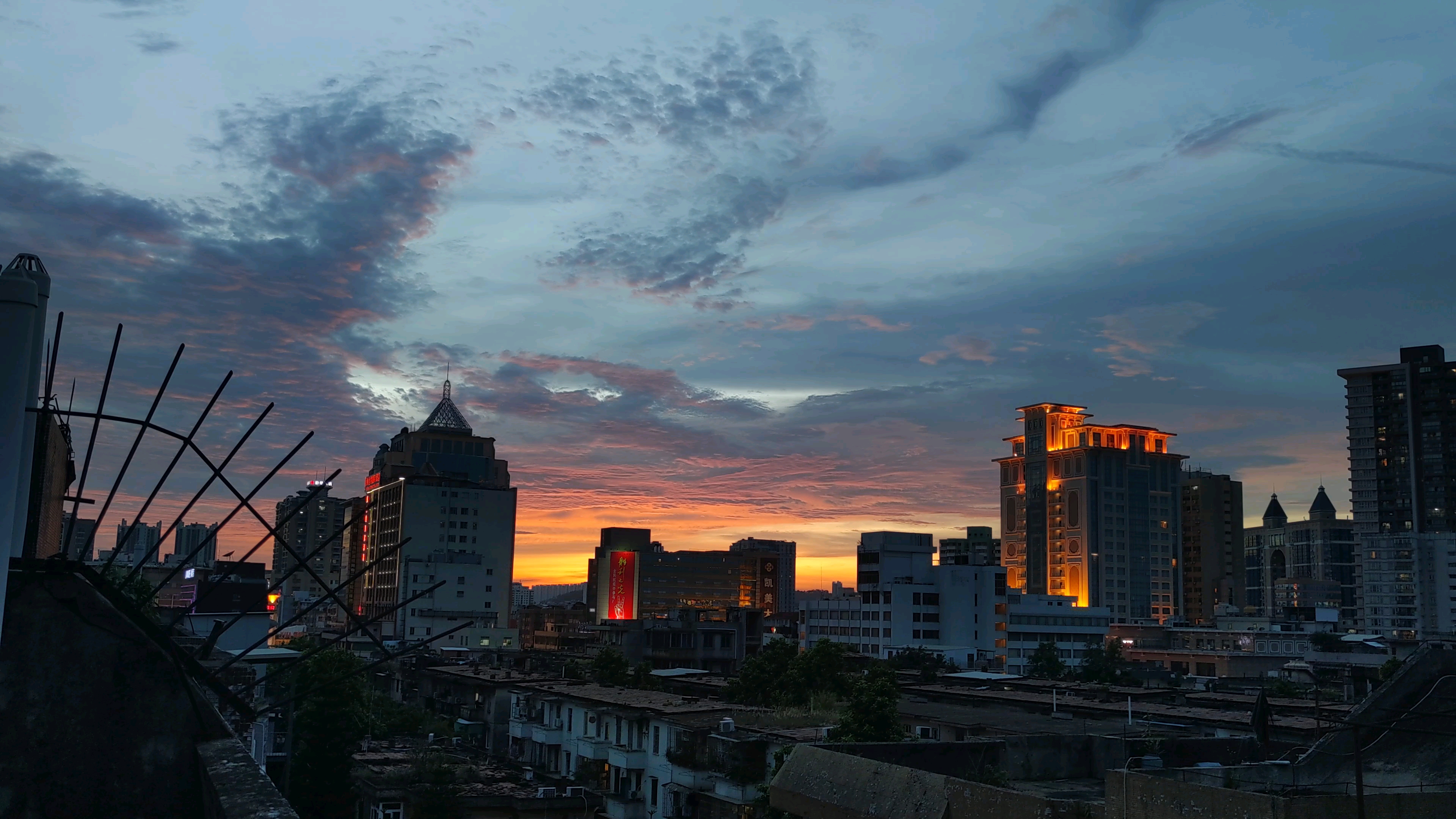 今日份天台夕阳