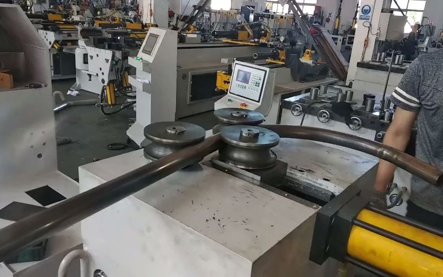 机械,一次成型50钢管滚弧度到位,3轮液压滚圆机加工能力强质量可靠