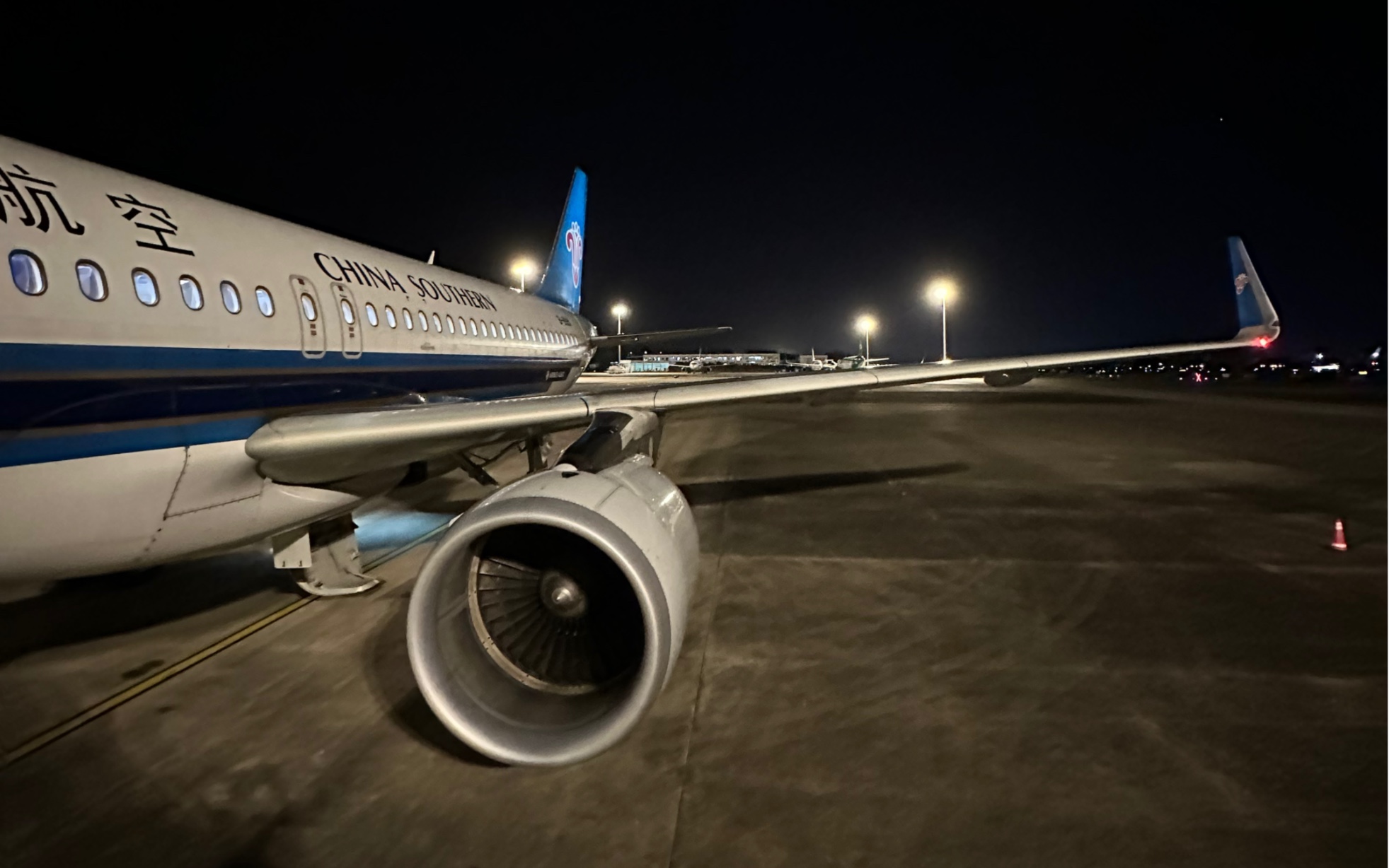 南航a320-214sl(b-8991)三亚凤凰机场着陆(原声)