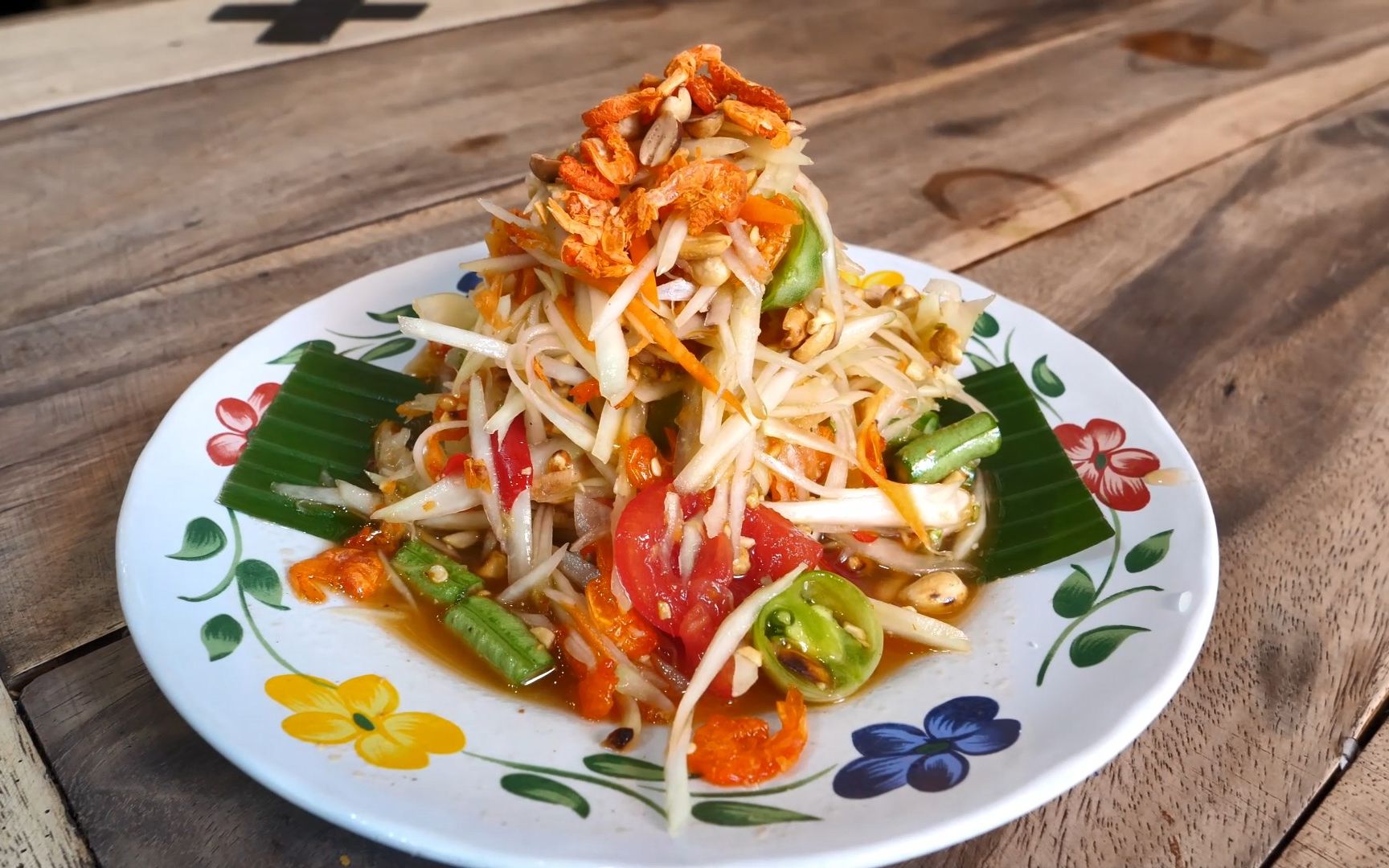 泰国的灵魂食物 | 正宗的青木瓜沙拉 | 咸,酸,甜,辣 | 索塔姆 | 泰国