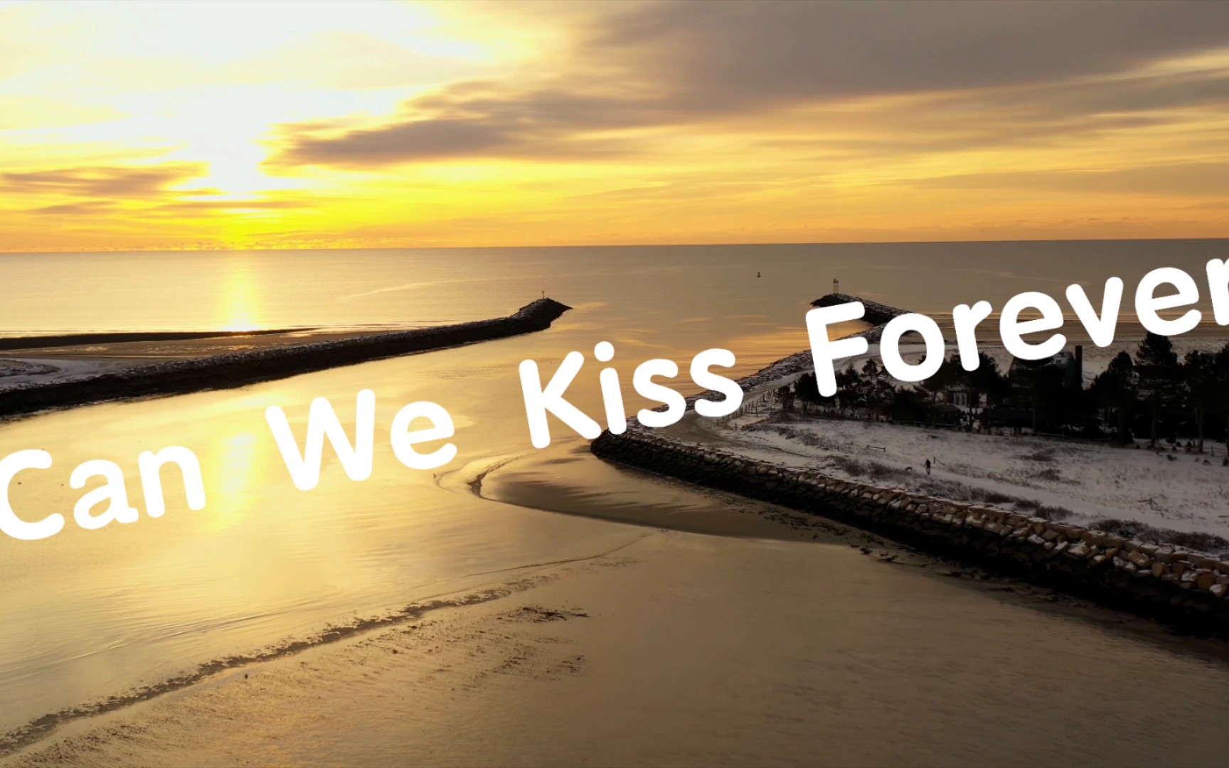 《can we kiss forever》,我们能否一直拥吻下去呢?