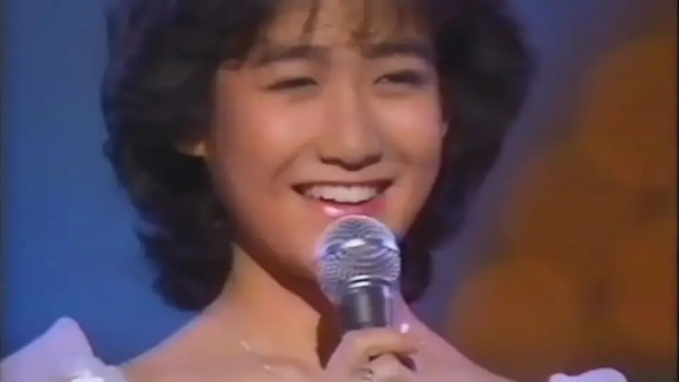 受赏前】岡田有希子- 恋はじめまして1984年FNS歌謡祭（下半期）_哔哩哔 