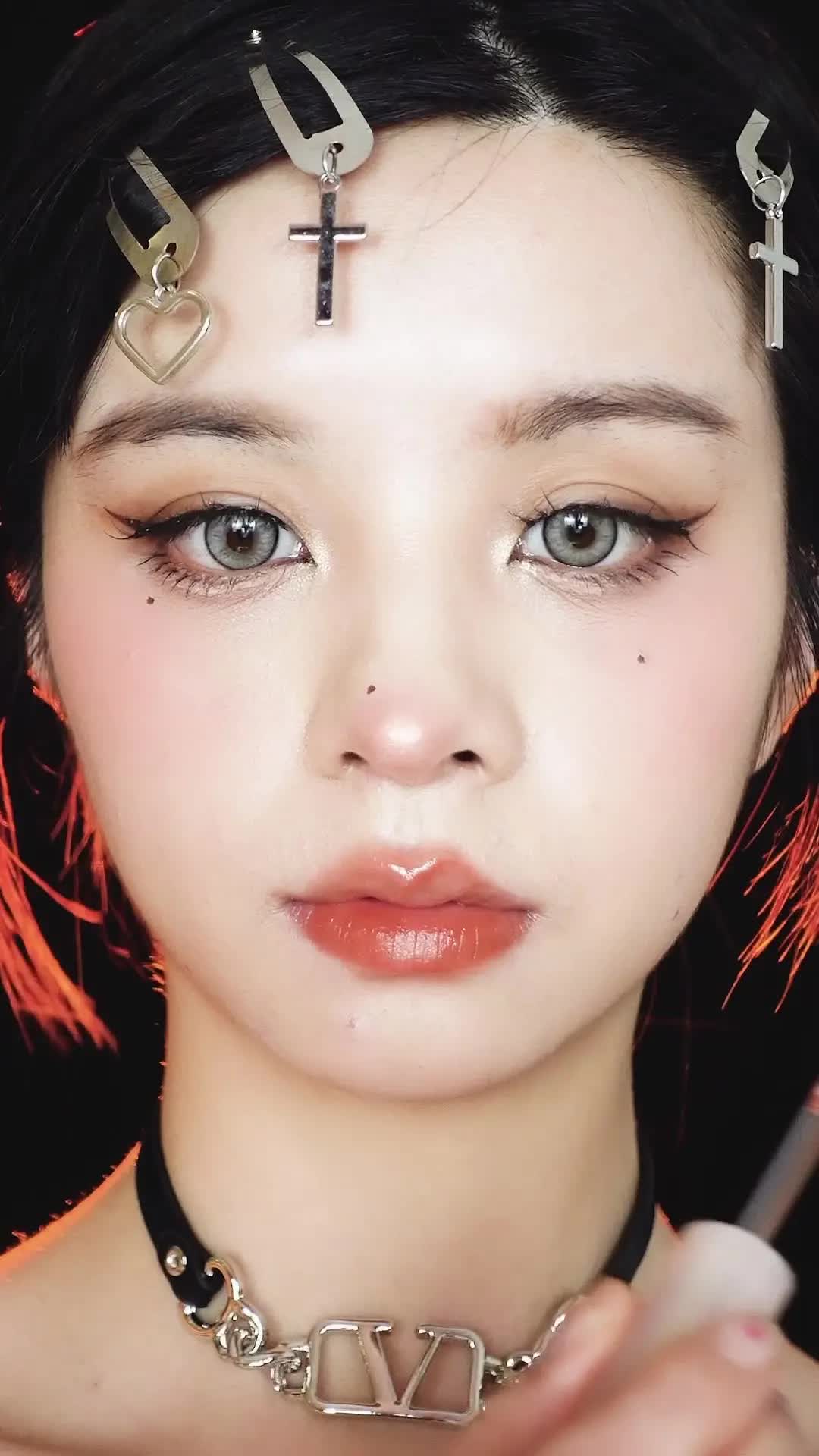 0!圆脸甜妹的钓系小野猫妆来啦