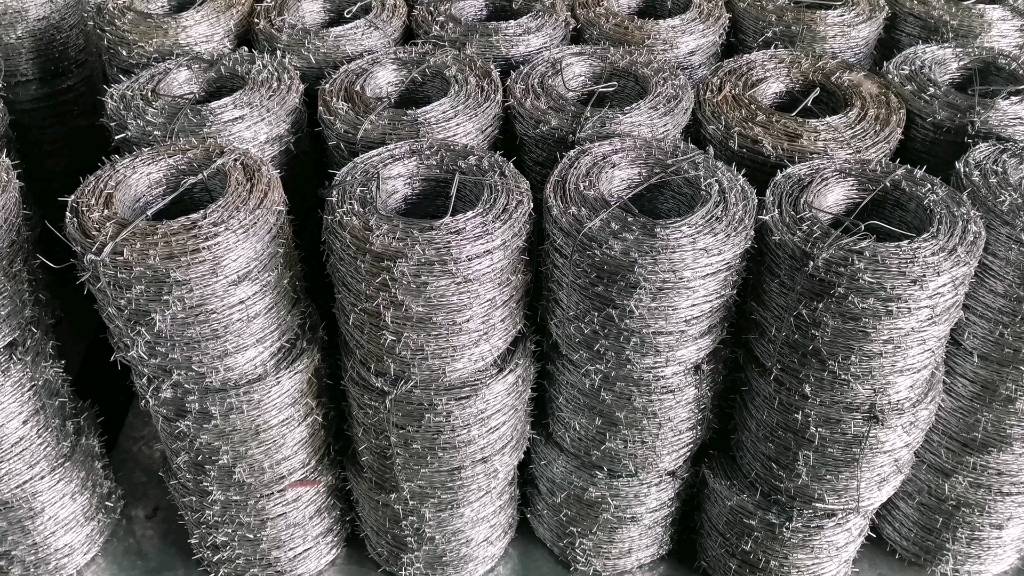 镀锌铁丝刺绳镀锌带刺铁丝网隔离栅圈山圈地铁蒺藜