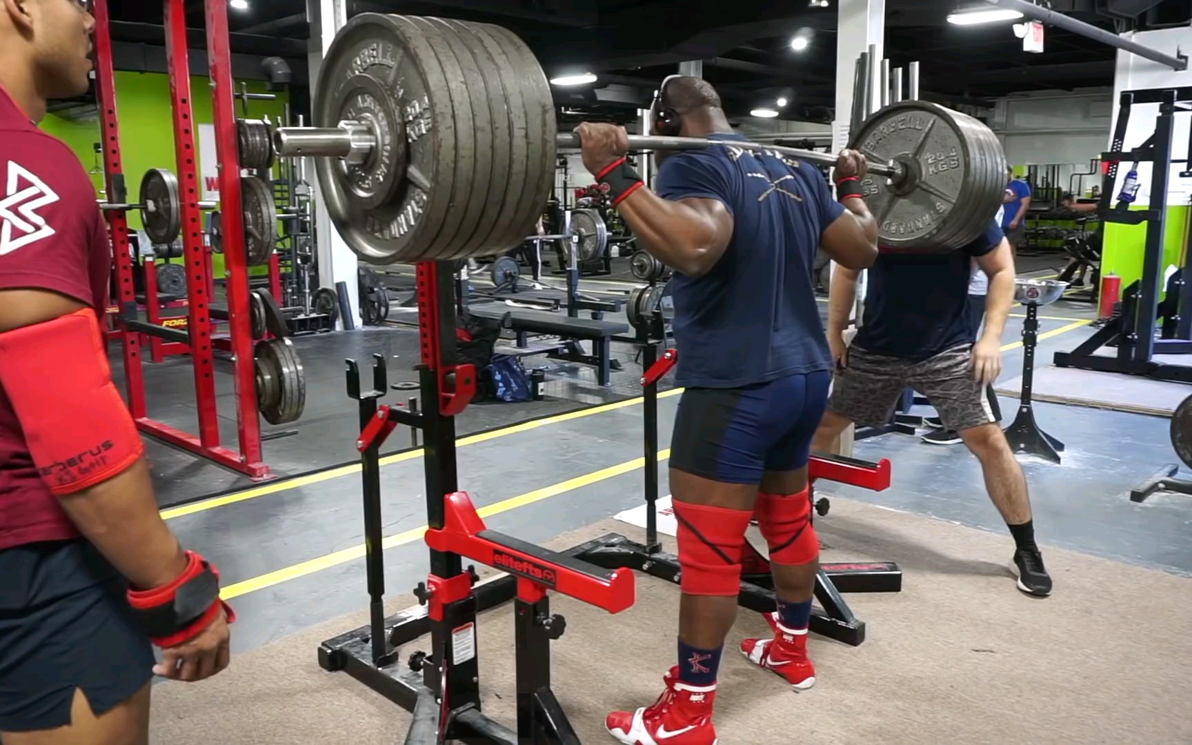 【凯文·欧克】超大重量深蹲826磅两次