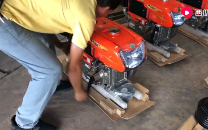 日本久保田单缸柴油机,启动时振动真小.喷油嘴声音清脆.