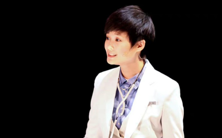 【李宇春】2013年话剧《如梦之梦》小梅医生