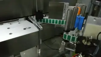 化妆品方瓶全自动侧面贴标机