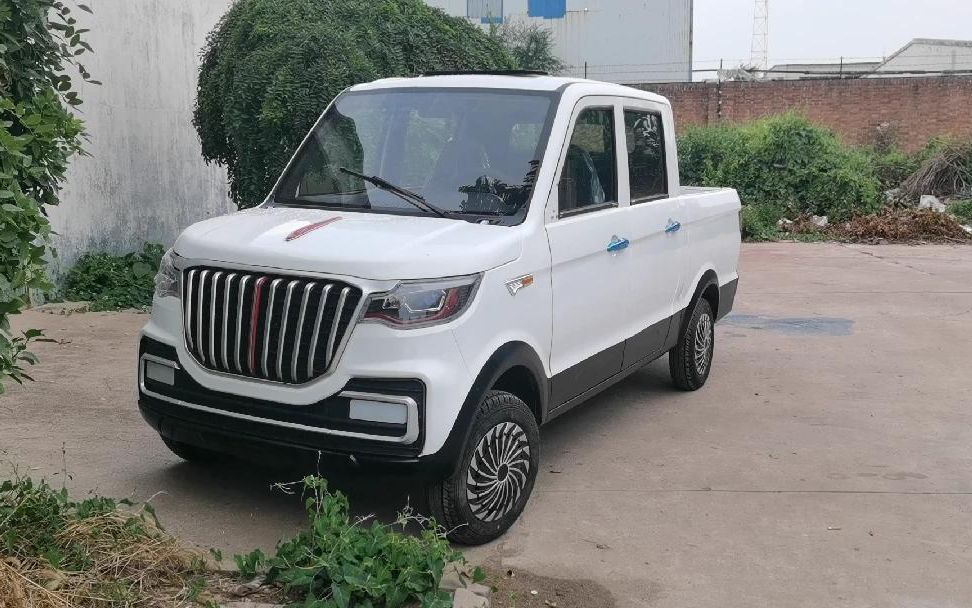 活动作品红旗货卡车油电两用山区爬坡王