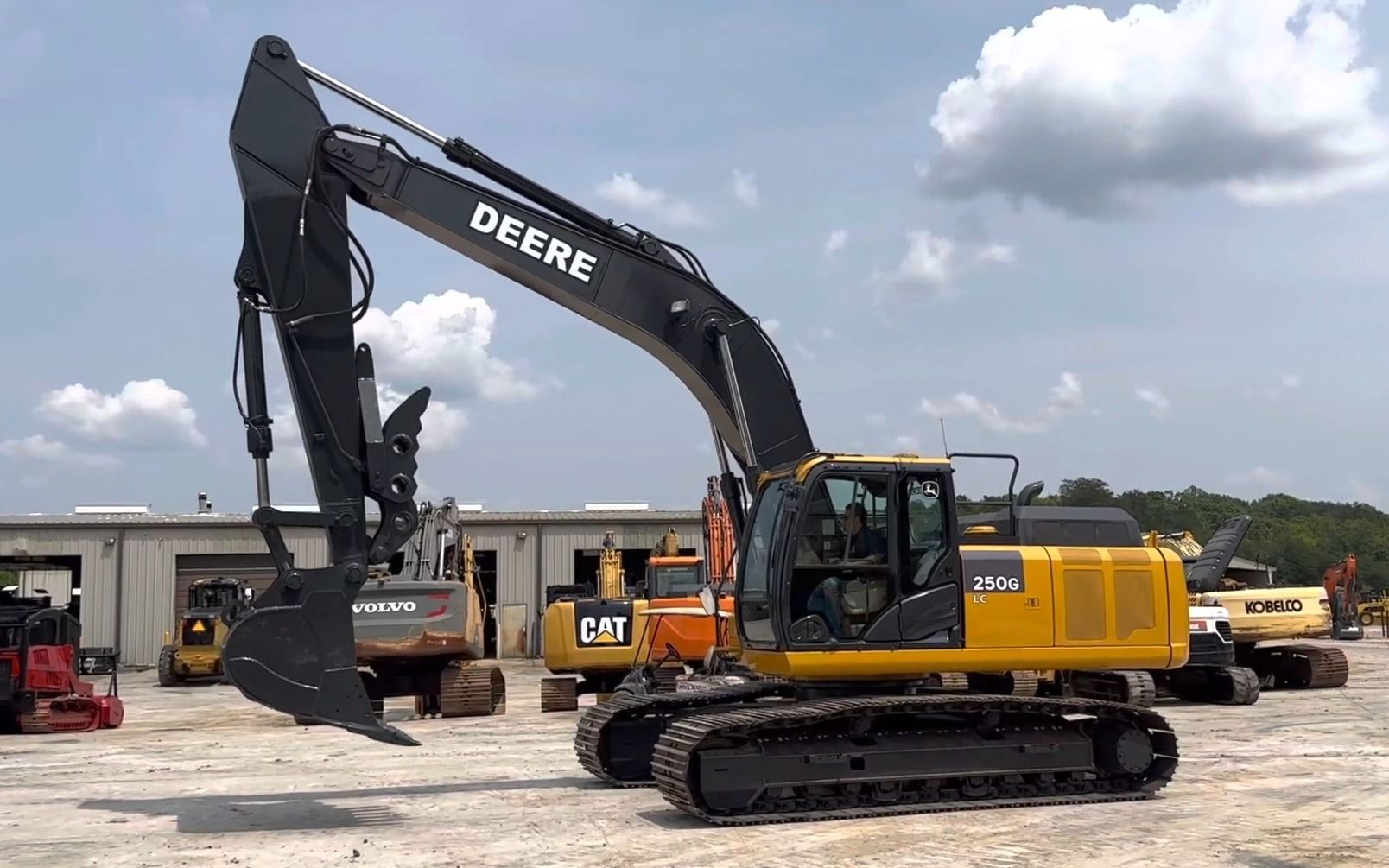 迪尔250glc挖掘机操作展示