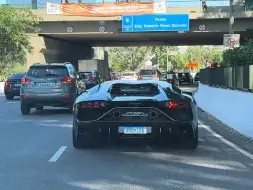 Download Video: 兰博基尼Aventador Ultimae炸街