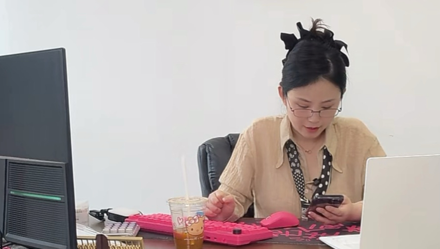 财务小陈｜性感肉丝少妇