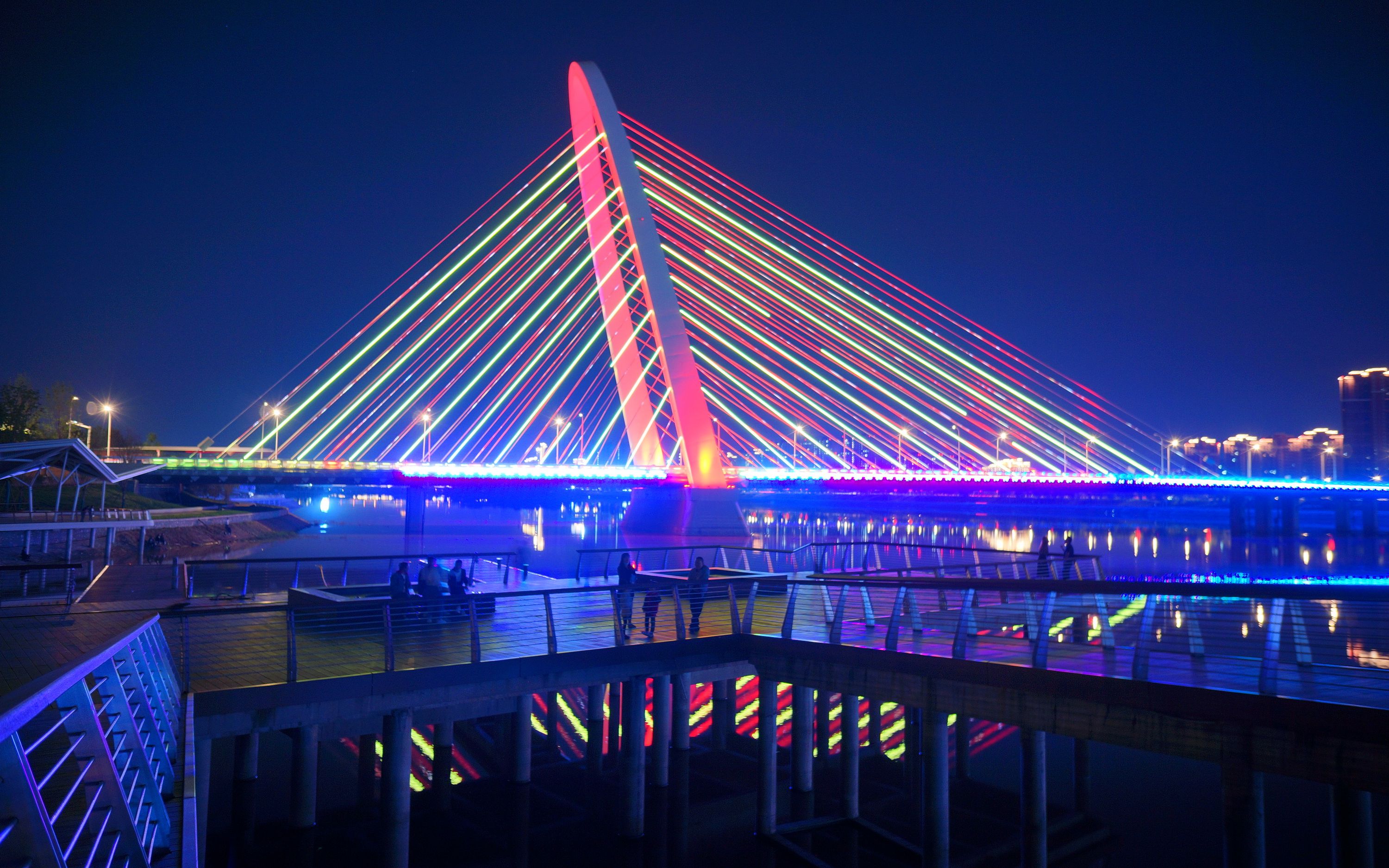 西峰彩虹桥夜景图片