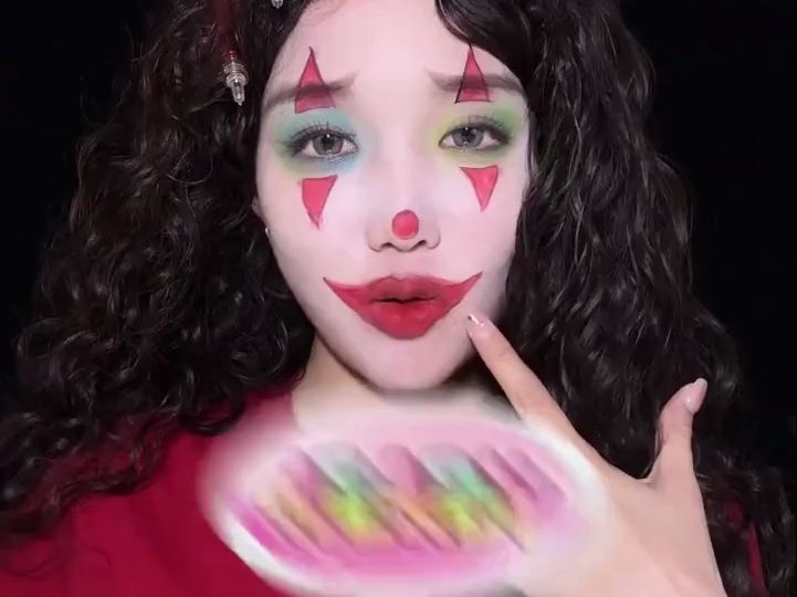 真人化妆小游戏～马戏团好累….沉浸式给小丑女卸妆吧!