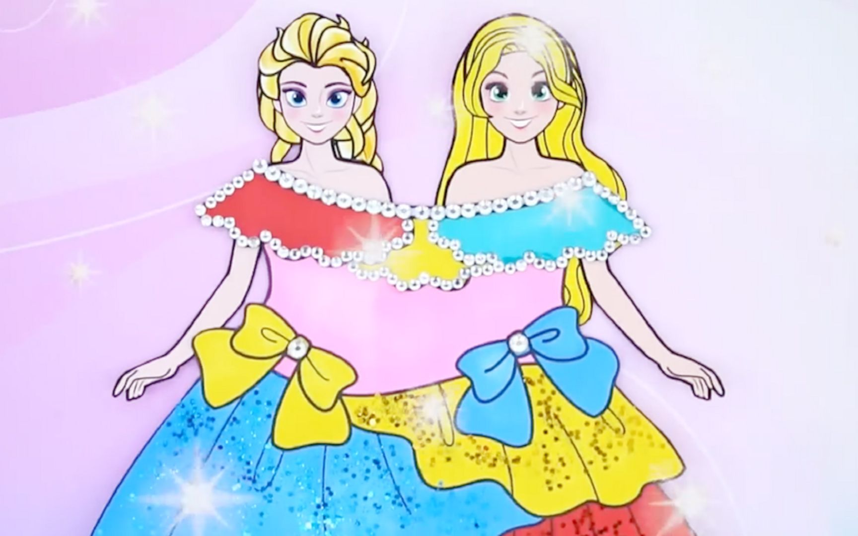 芭比和艾莎做了好朋友,制作连体姐妹服饰,简直太美了!