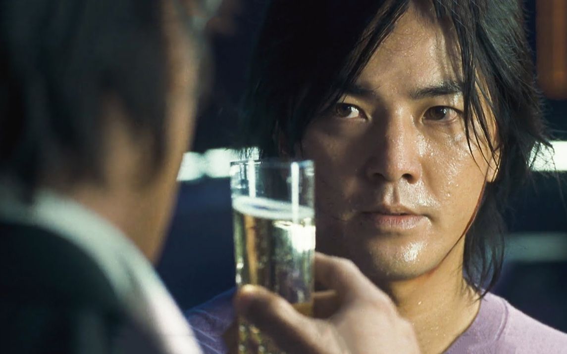 香港黑帮猛人之双鹰青,从老大隐退到餐厅老板,真人真事改编电影