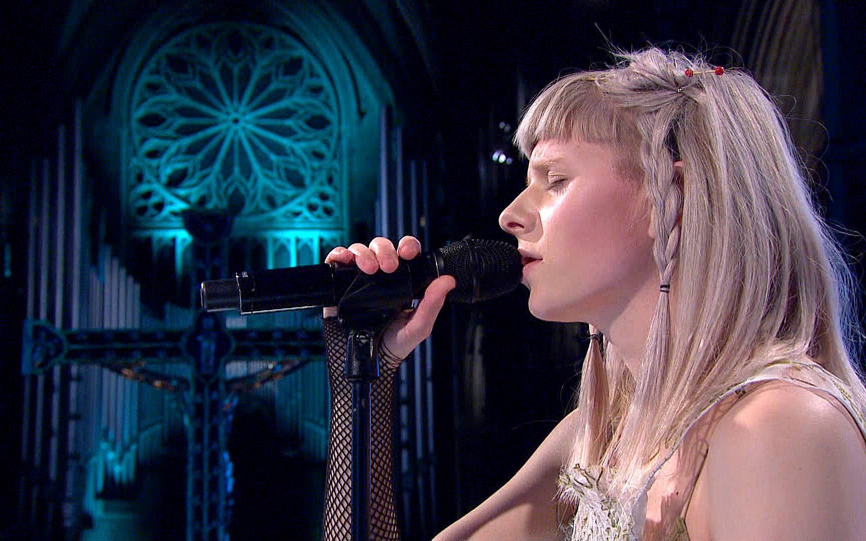 【中英字幕】aurora aksnes 2017圣诞演唱会【尼达洛斯主教座堂】