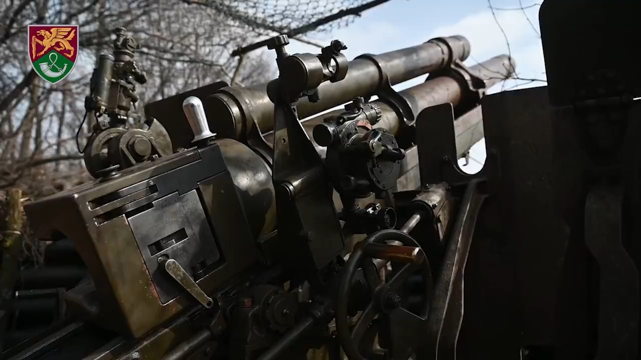 服役于乌克兰第 71 独立叶希尔斯卡亚旅的美国 105