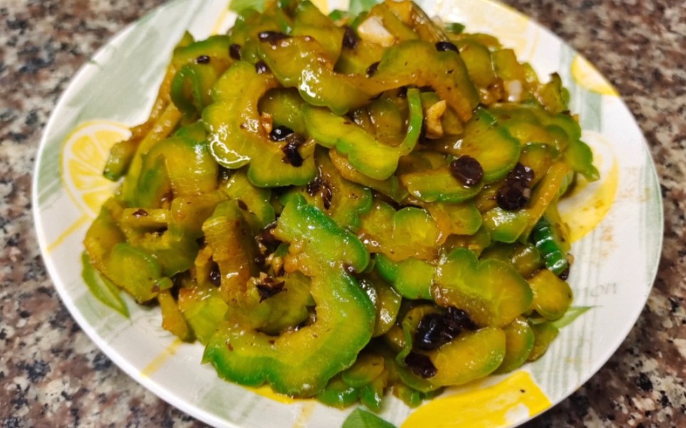 豉汁炒苦瓜的做法,好吃不苦又下饭,喜欢的一定要试一下