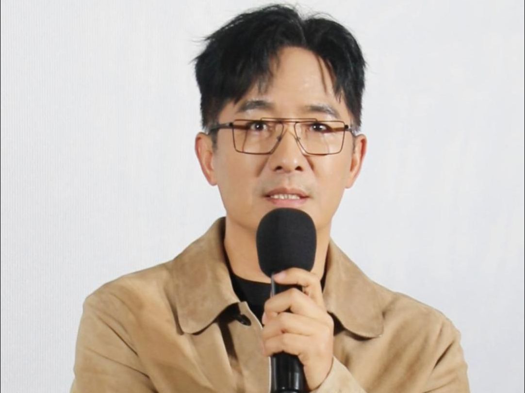 郭晓东说《小巷人家》中的庄超英有爱有责任,但也有致.命缺点❗