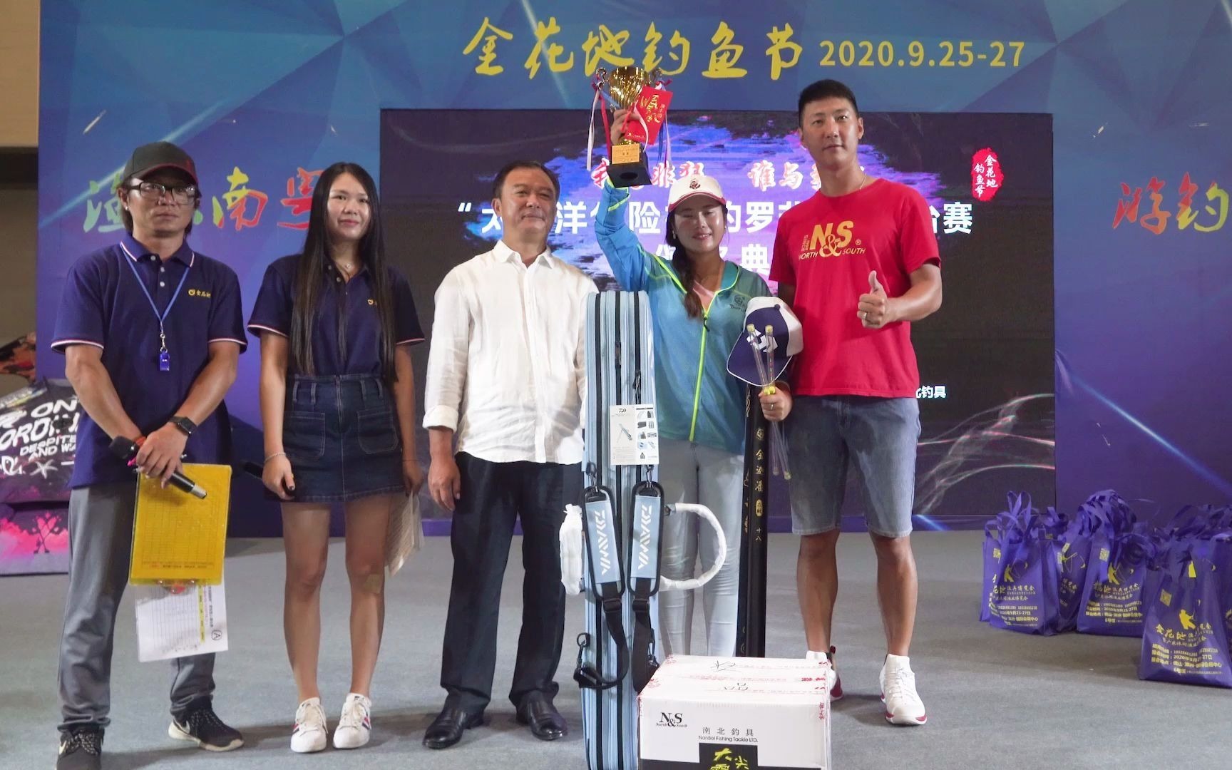 本汀隼百人罗非擂台亚军张裴裴风采_哔哩哔哩 (゜-゜