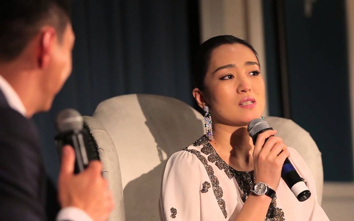 【中国明星在国外】巩俐在独立精神奖颁奖典礼上的采访