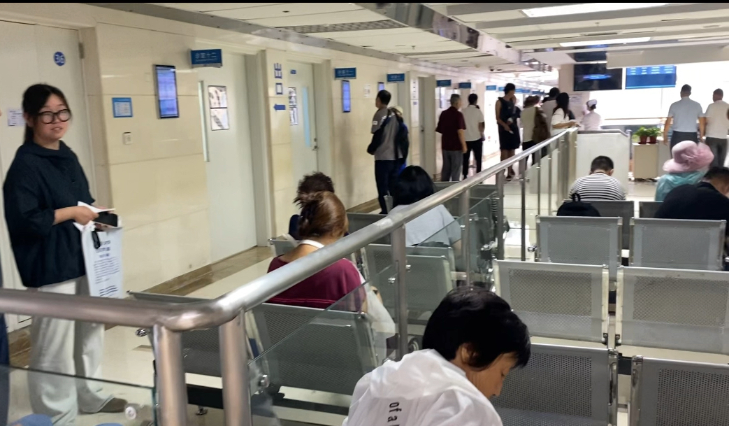 北京积水潭医院、医院陪诊，健康咨询票贩子挂号电话，打开有联系方式的简单介绍