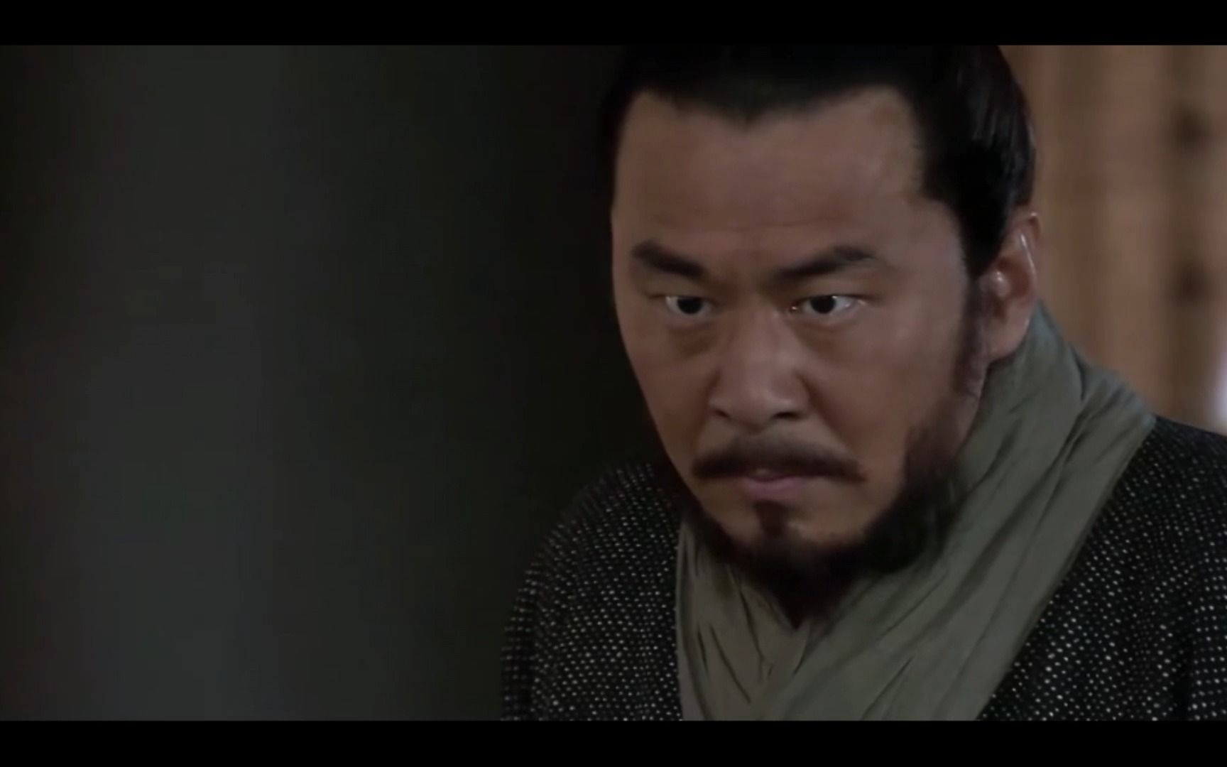一气儿看完新三国第一集:王司徒巧过寿礼,曹阿瞒怒斩铜镜