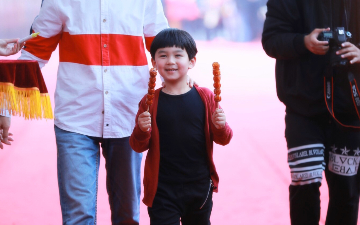 徐崴罗李佋大唐荣耀2开播盛典红毯互动合影全程cut