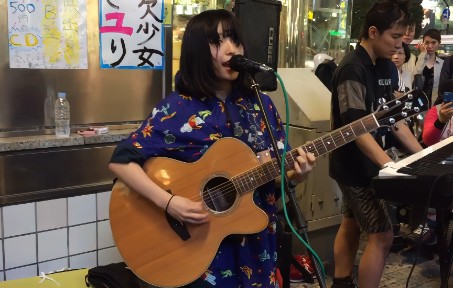 [图]【4k】【酸欠少女さユり】 《夜明けの詩》 渋谷TSUTAYA前