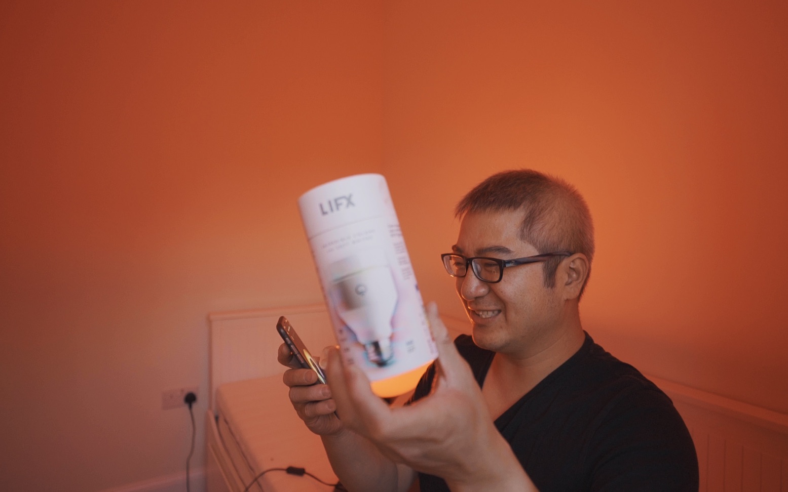 【韦找谁437】LIFX E27智能LED灯泡开箱体验哔哩哔哩bilibili