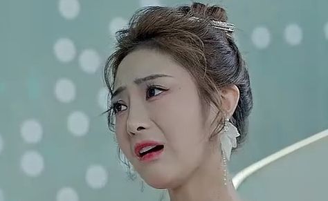 美女总裁欠我赊刀债第二季短剧