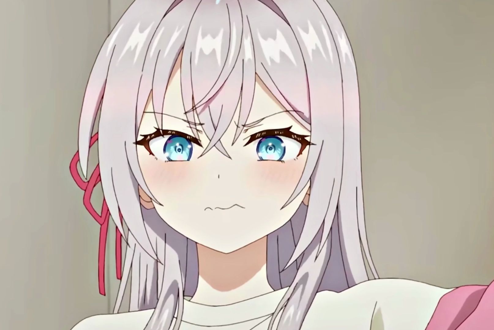 "谁会拒绝一个会俄语的白毛美少女呢"