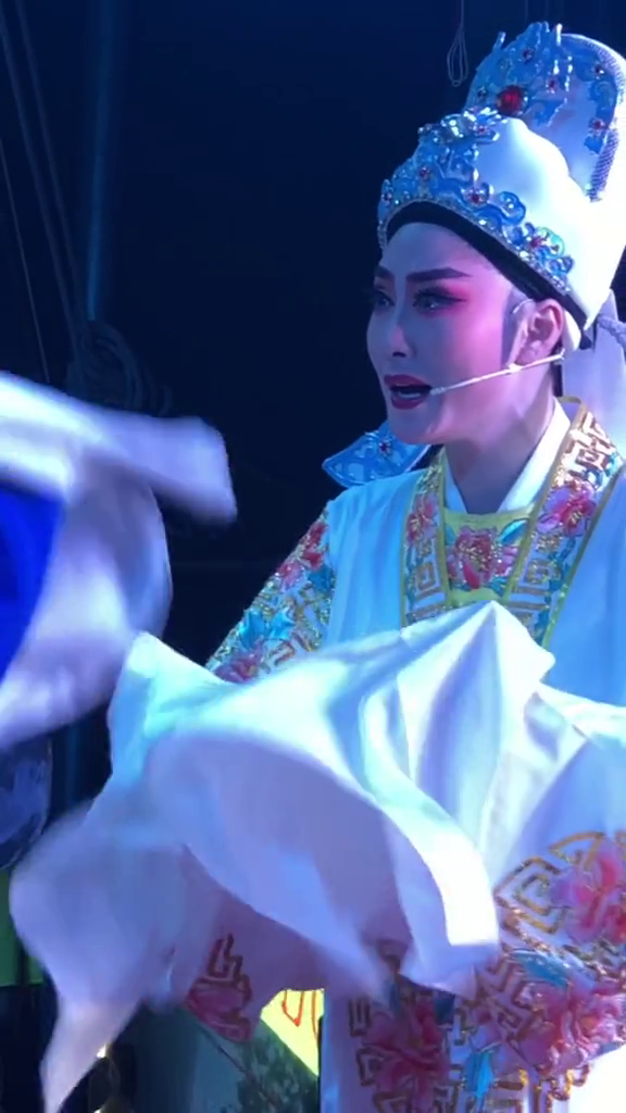 缪新斌女神哭的好伤心近距离欣赏女神眼泪哗哗的流