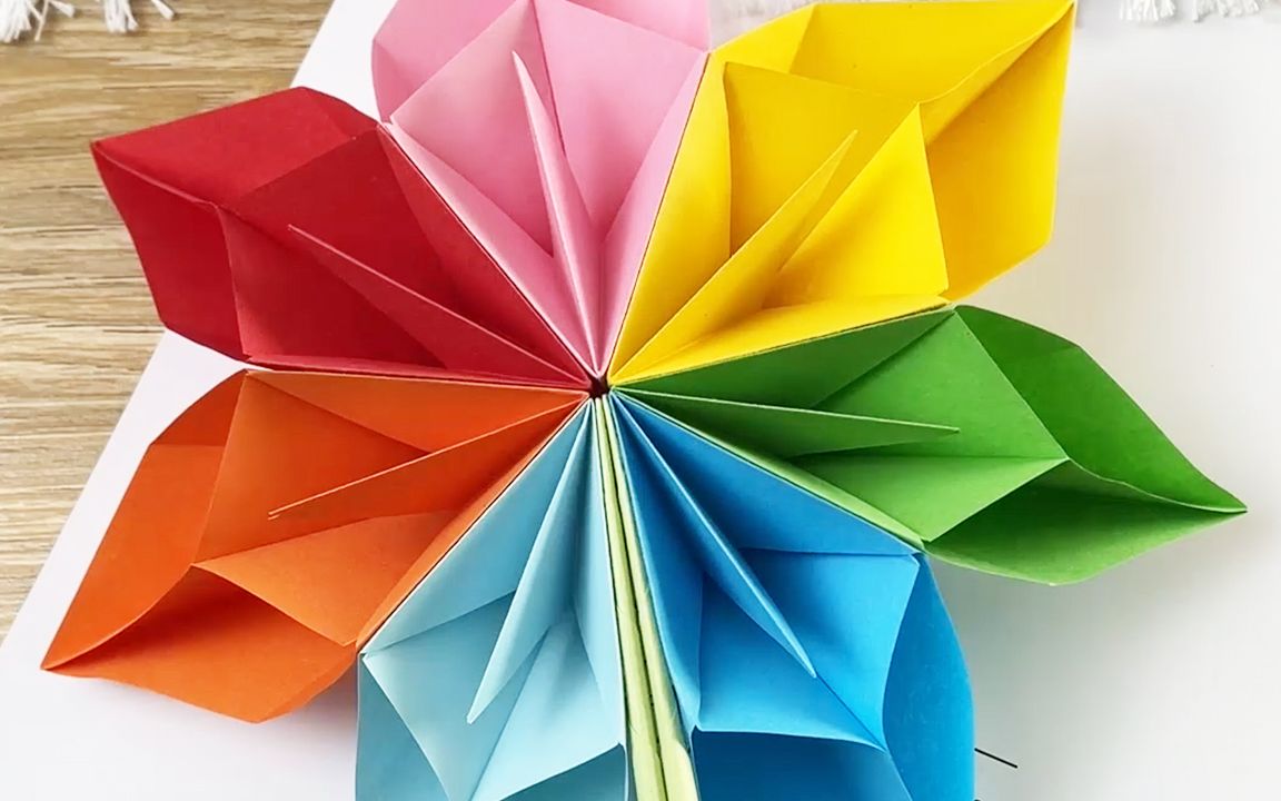 【创意折纸】可折叠的彩虹拉花?幸福感满满!折一朵送给ta吧!