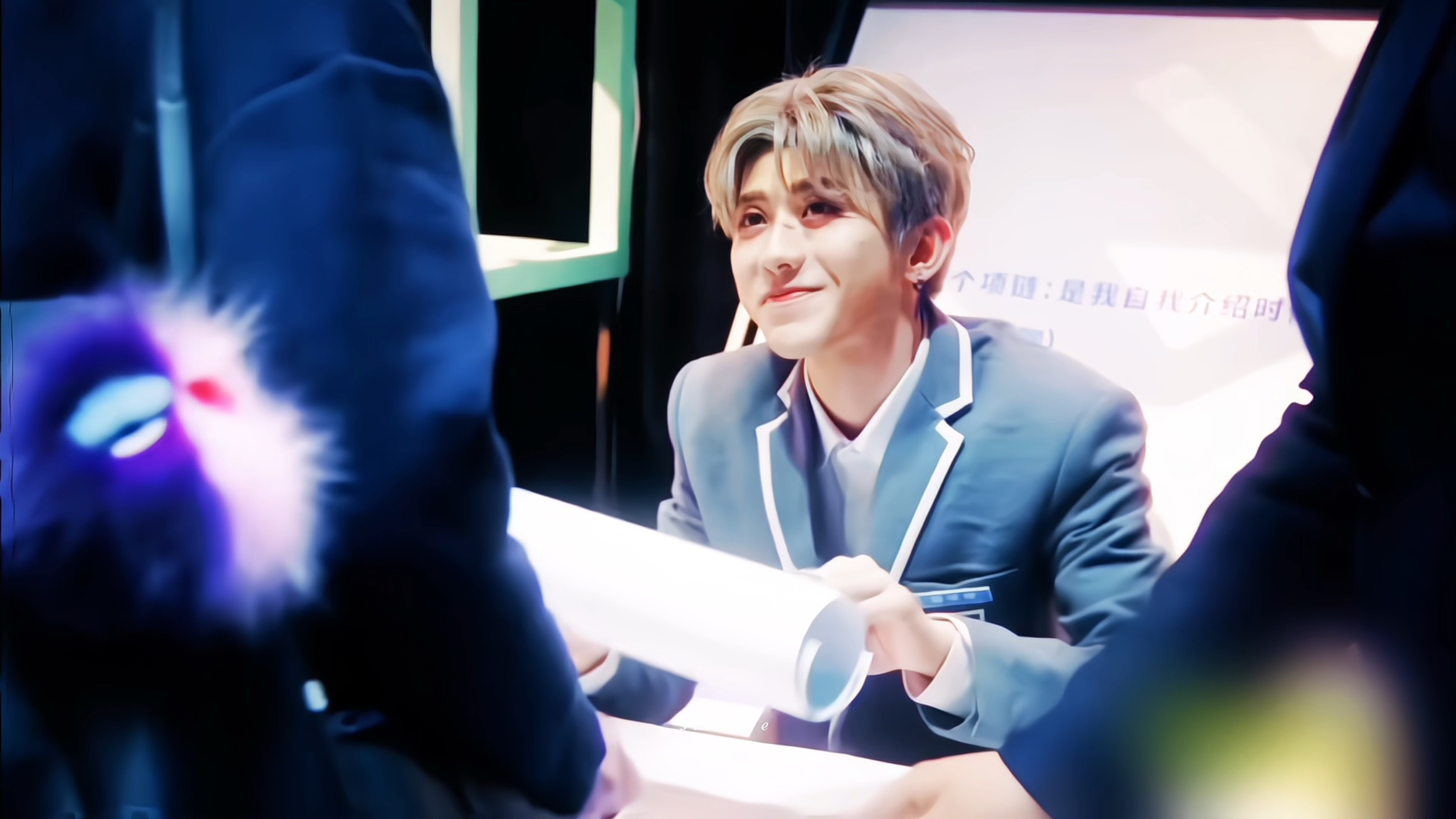 蔡徐坤坤括弧笑