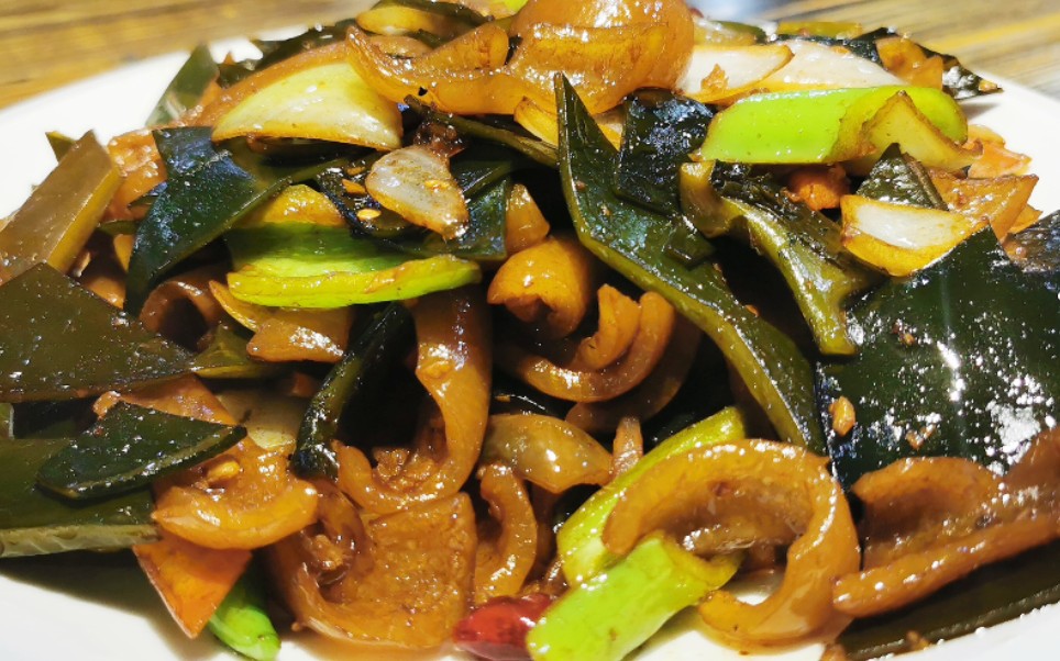 肉皮烧海带你吃过吗?做法简单营养丰富,软烂入味特别好吃