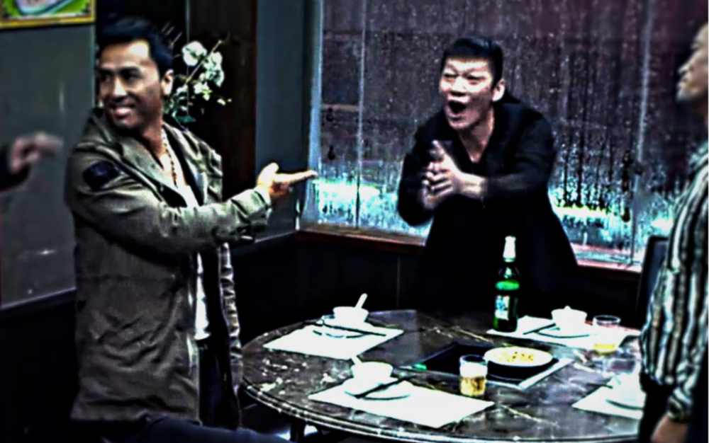 我不是人呐,我到底是不是人呐! #特殊身份 #甄子丹 #大声发