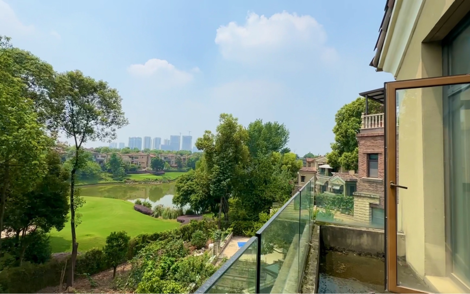 麓山国际高尔夫社区 一线景观大独栋