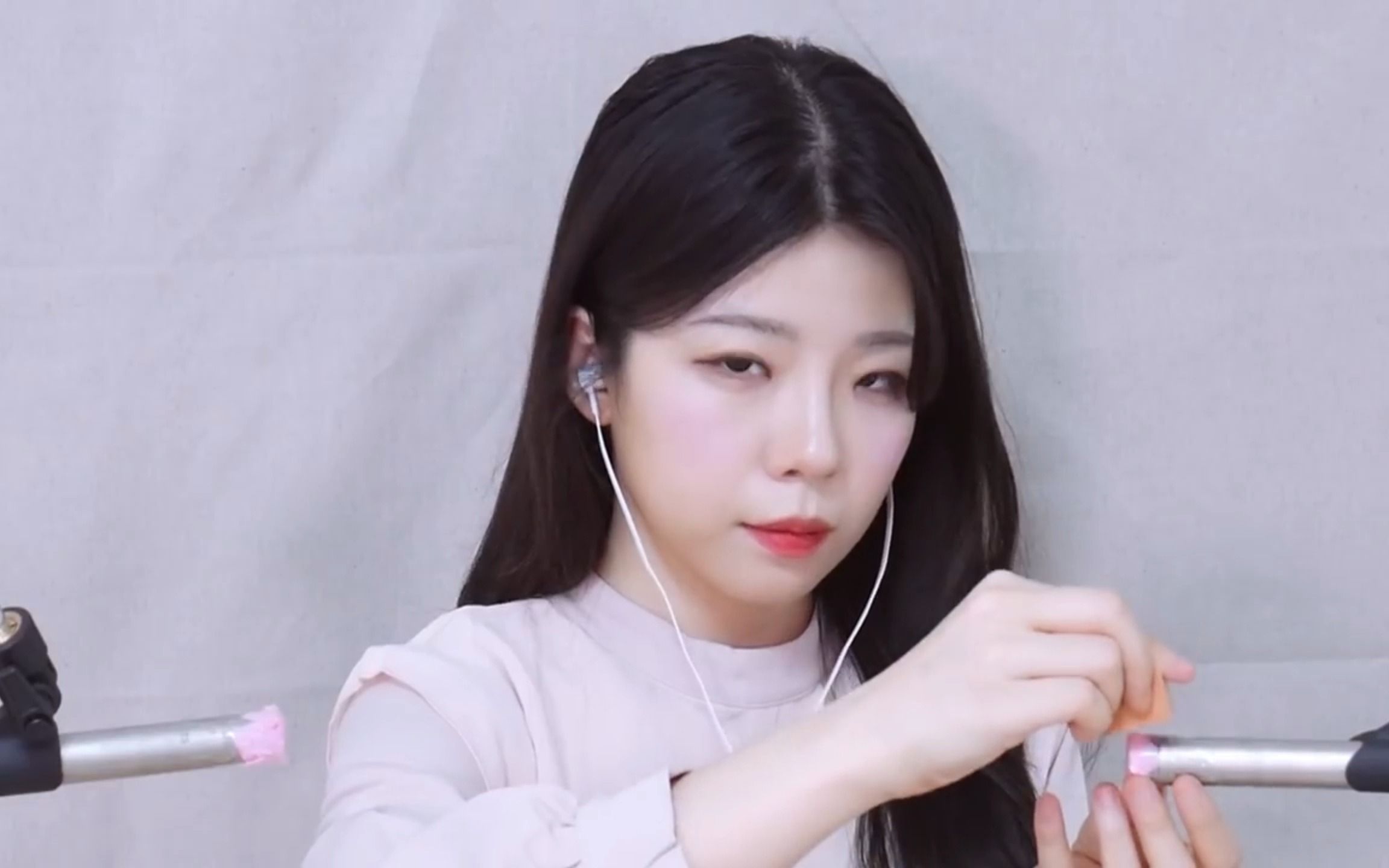 耳朵鼓膜触发音助眠,yeonchu小姐姐鼓膜触发音,棉签掏耳音,耳麦摩擦音