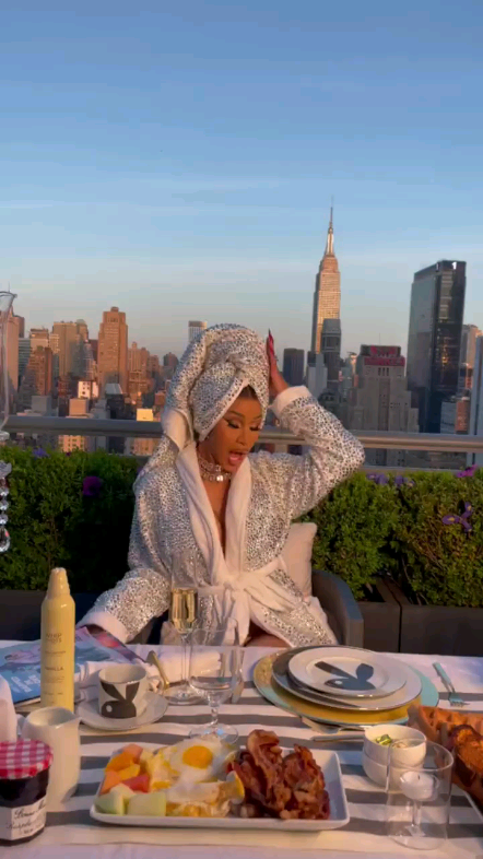 卡姐cardib新单hotshit预告试听