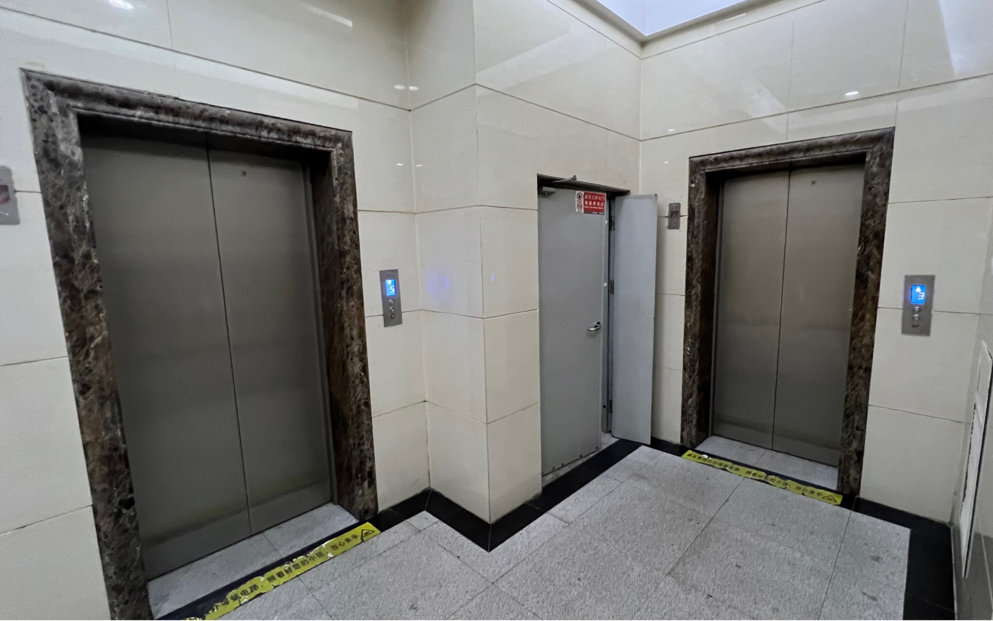 天津新都汇写字楼电梯间_哔哩哔哩_bilibili