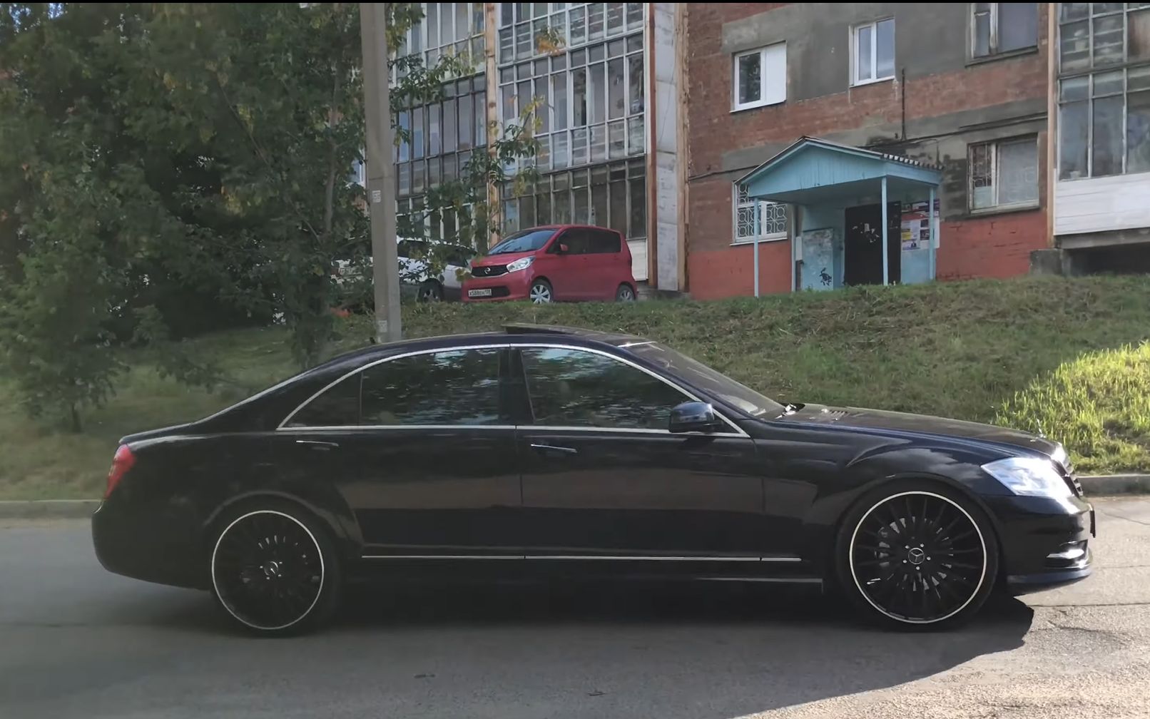 奔驰 w221 s级 改22寸轮毂是不是有点太大了?