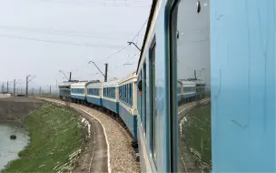 Скачать видео: 朝鲜旅游专列通过清川江大桥