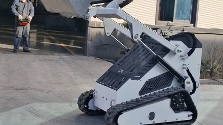 三缸柴油履带式滑移装载机安装遥控