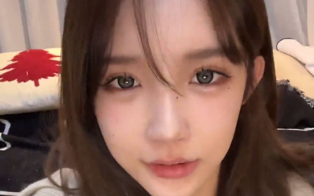 新疆变性美女 我叫abbily  11月8日直播 #展示身份证 #没开美颜 #素颜