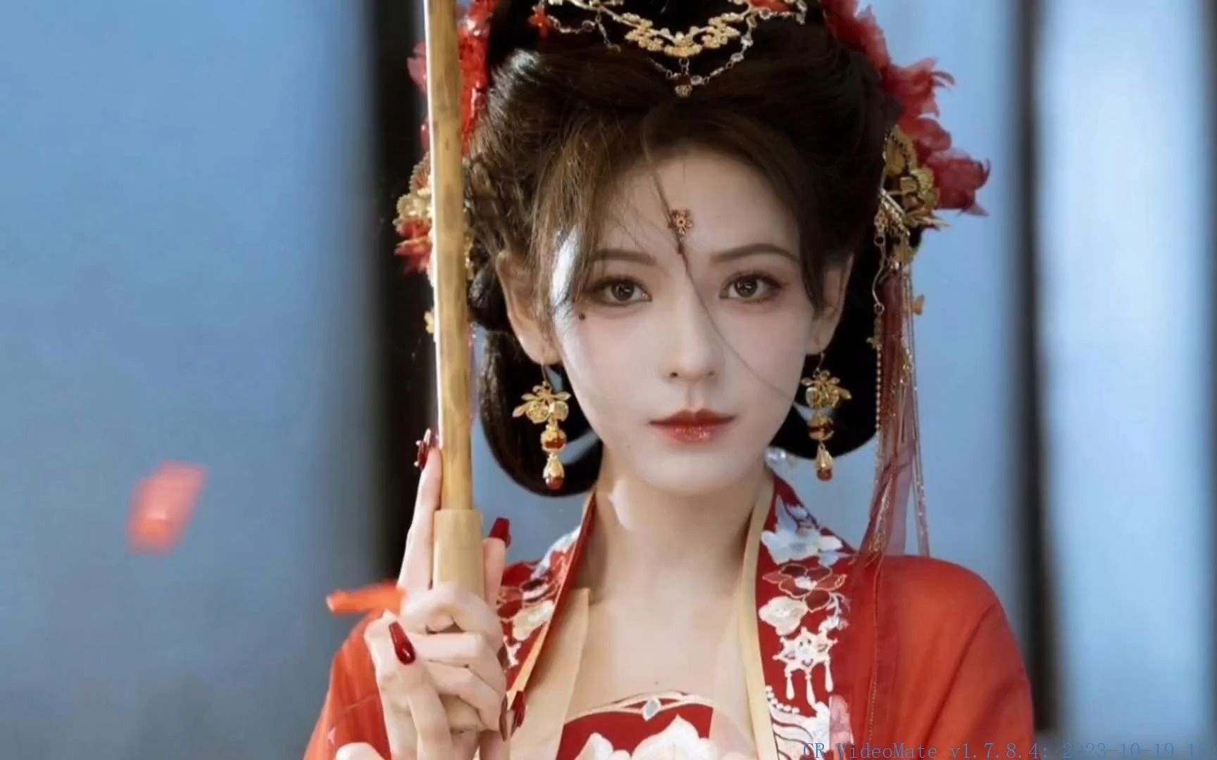 张予曦高挑发髻 淡雅妆容 国风张予曦国风大典妆造大典美不胜收