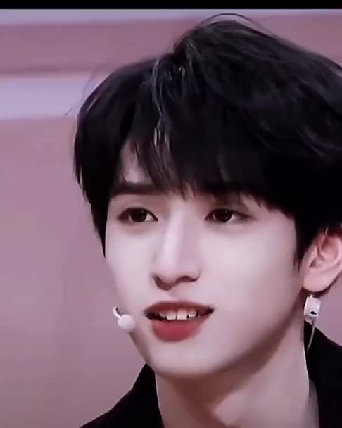 时代少年团严浩翔这嘴看起来很好亲的样子